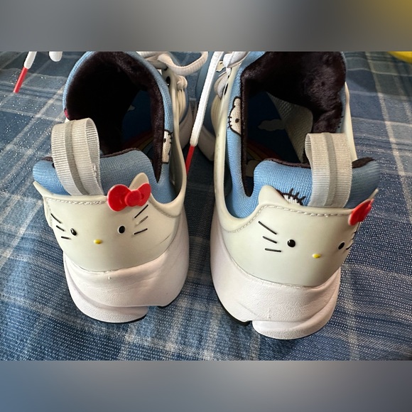 Hello Kitty Nike Tennis Shoes. Size 9 Men’s. Size 11 Women’s. - Picture 4 of 6